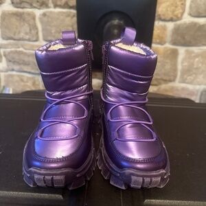 NWOT DREAM PAIRS Girls Snow Boots Slip Resistant Outdoor Warm Ankle Winter Shoes